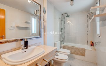 Eigenschaftsfolie 24