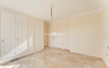 Property slide 10