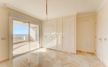 Property slide 22