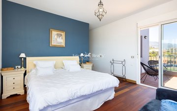 Property slide 24