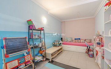 Property slide 21