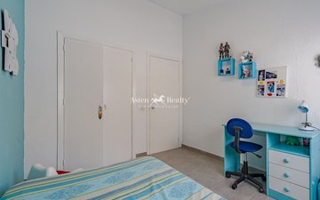 Property slide 20