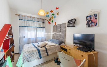 Property slide 10