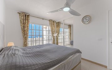 Eigenschaftsfolie 18