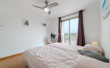 Property slide 19