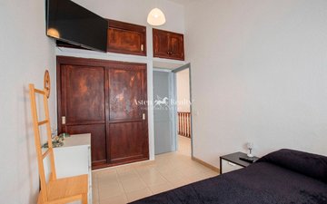 Property slide 22