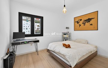 Property slide 22