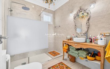 Property slide 22