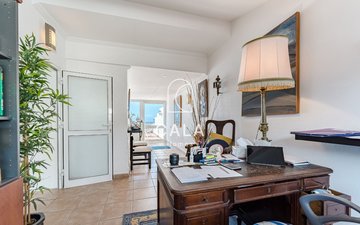 Property slide 21