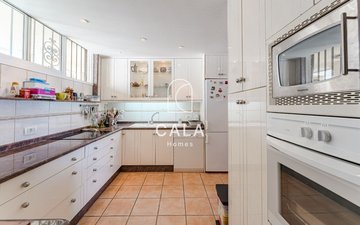 Property slide 32