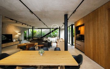 Property slide 32