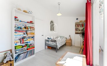 Property slide 6
