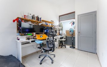 Property slide 21