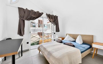Property slide 10