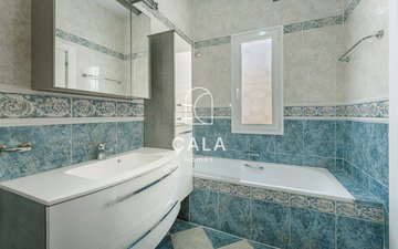 Property slide 23