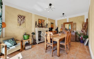 Property slide 17