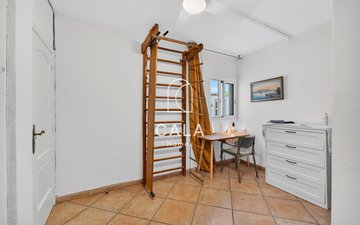Property slide 23