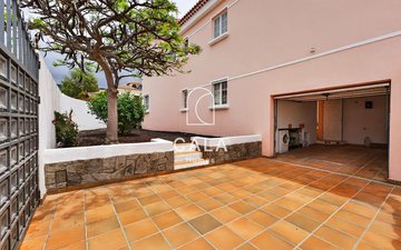 Property slide 22