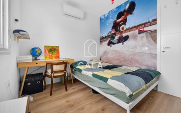 Property slide 32