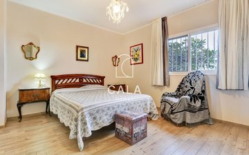 Property slide 18