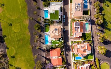 Property slide 40