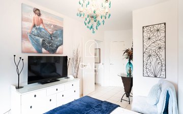Property slide 25