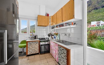 Property slide 21