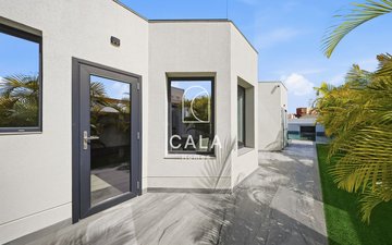Property slide 48