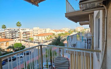 Property slide 25