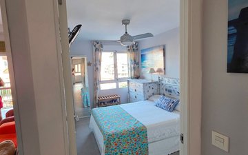 Property slide 32
