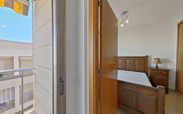 Property slide 32