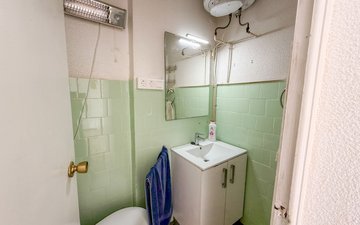 Property slide 19