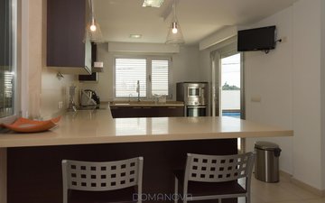 Property slide 18