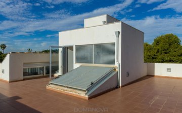 Property slide 44