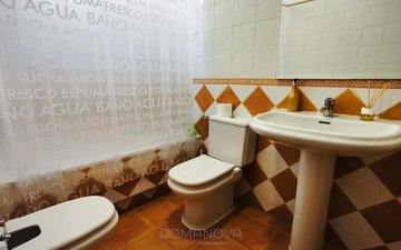 Property slide 32