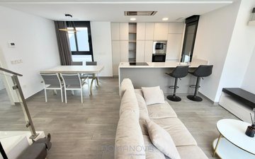 Property slide 32