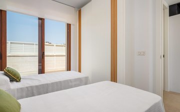 Property slide 32