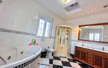 Property slide 46