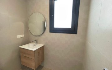 Property slide 32