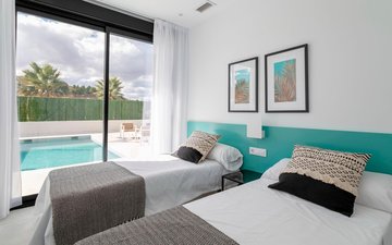 Property slide 32