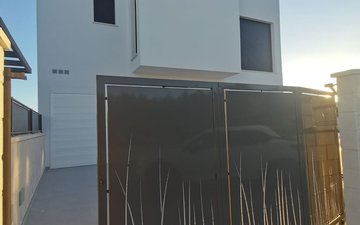 Property slide 22