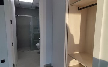Property slide 32