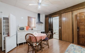 Property slide 40