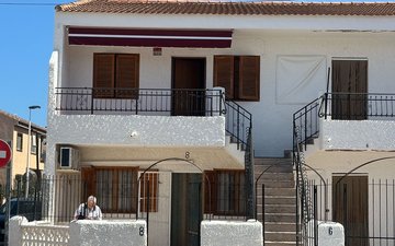 Property slide 32