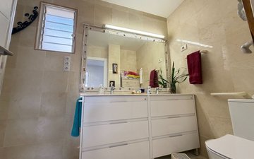 Property slide 28