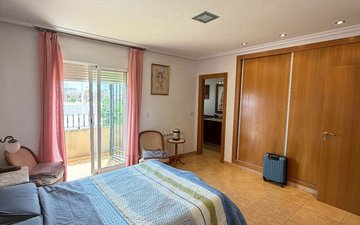 Property slide 32