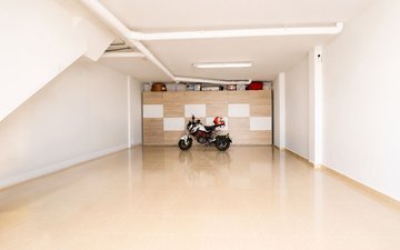 Property slide 32