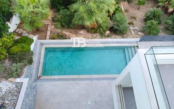 Property slide 25