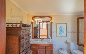 Property slide 36