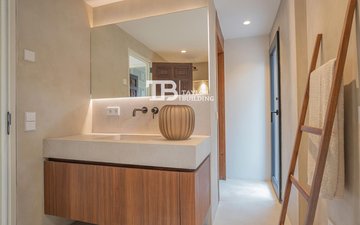 Property slide 25
